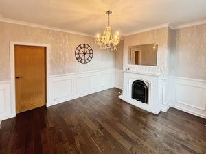 Lounge- click for photo gallery